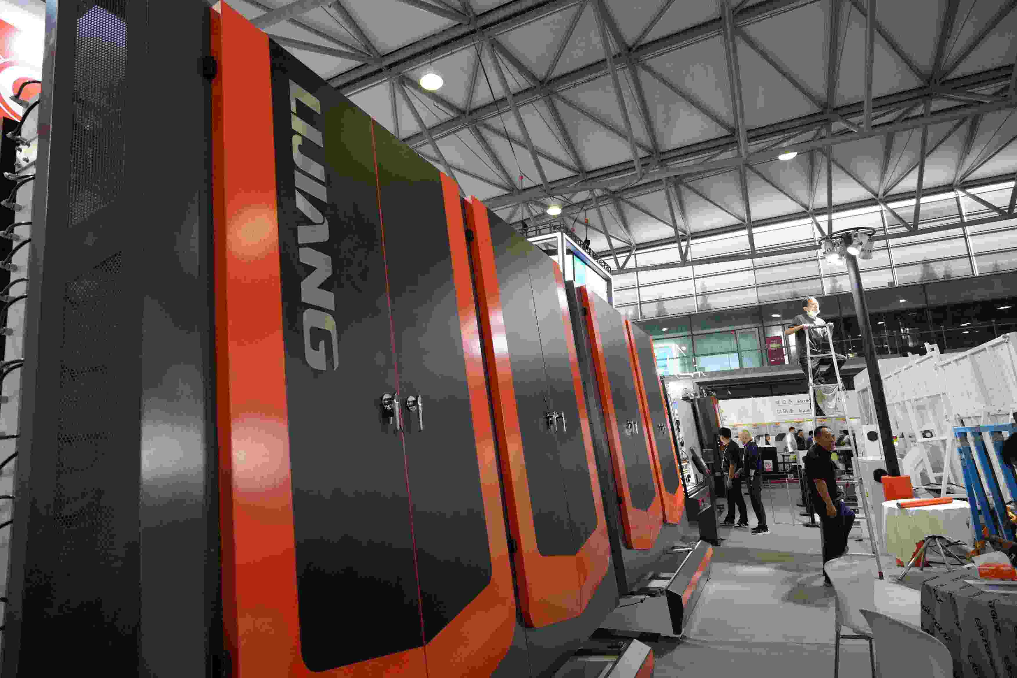 How to choose insulated glass machine?