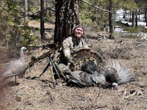 AUSCAMOTEK Camouflage Hunting Vest with Detachable Seat Cushion for Turkey Dove and Upland Bird Hunting