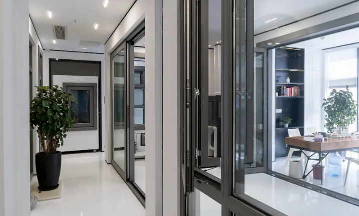 What are the assembly requirements for aluminum alloy windows and doors.png